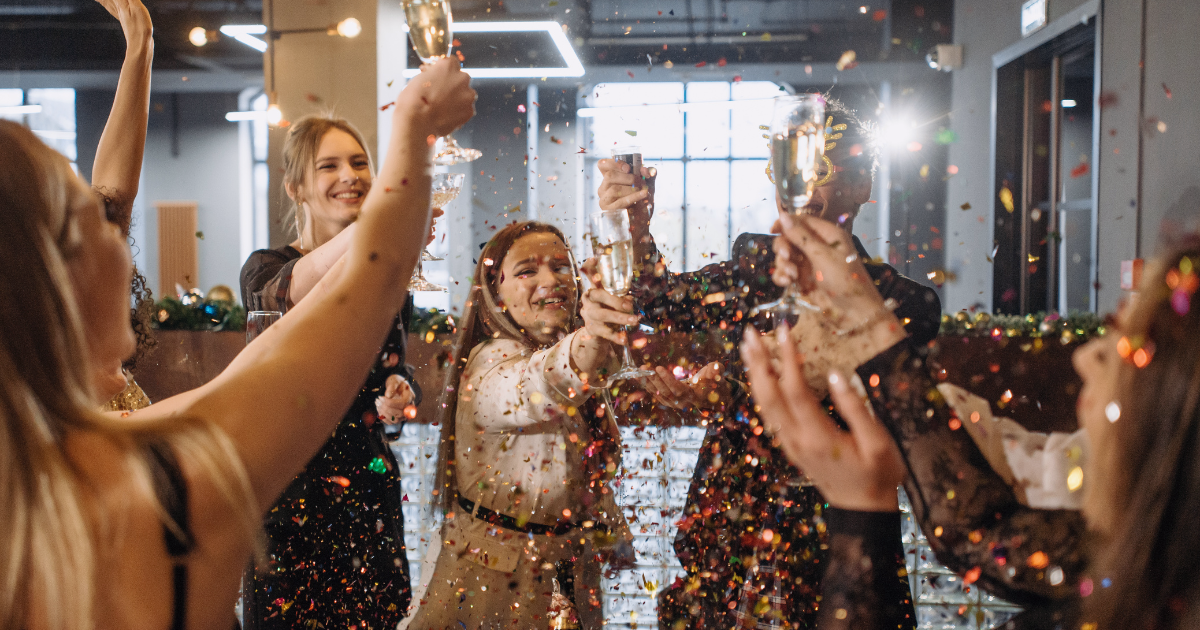 12 Holiday Gift Ideas for Real Estate Clients That Make You Stand Out
